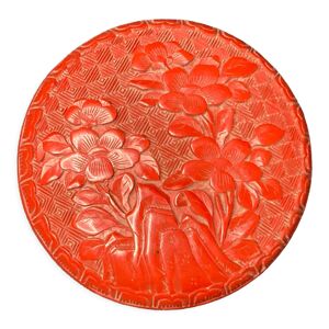 Boite en laque rouge