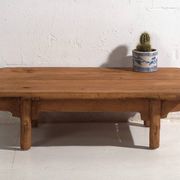 Table basse ancienne en bois de pin – Chine, circa 1930