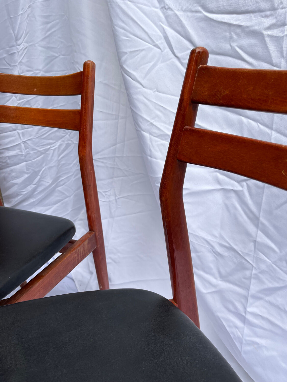 2 Scandinavian chairs