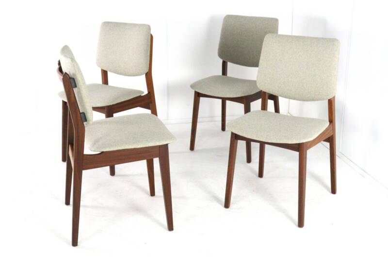 Set of 4 dining chairs 'Overpelt' - mid century dutch design in teak