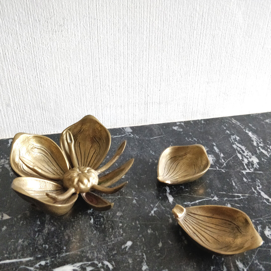 Art Nouveau-style brass flower ashtray