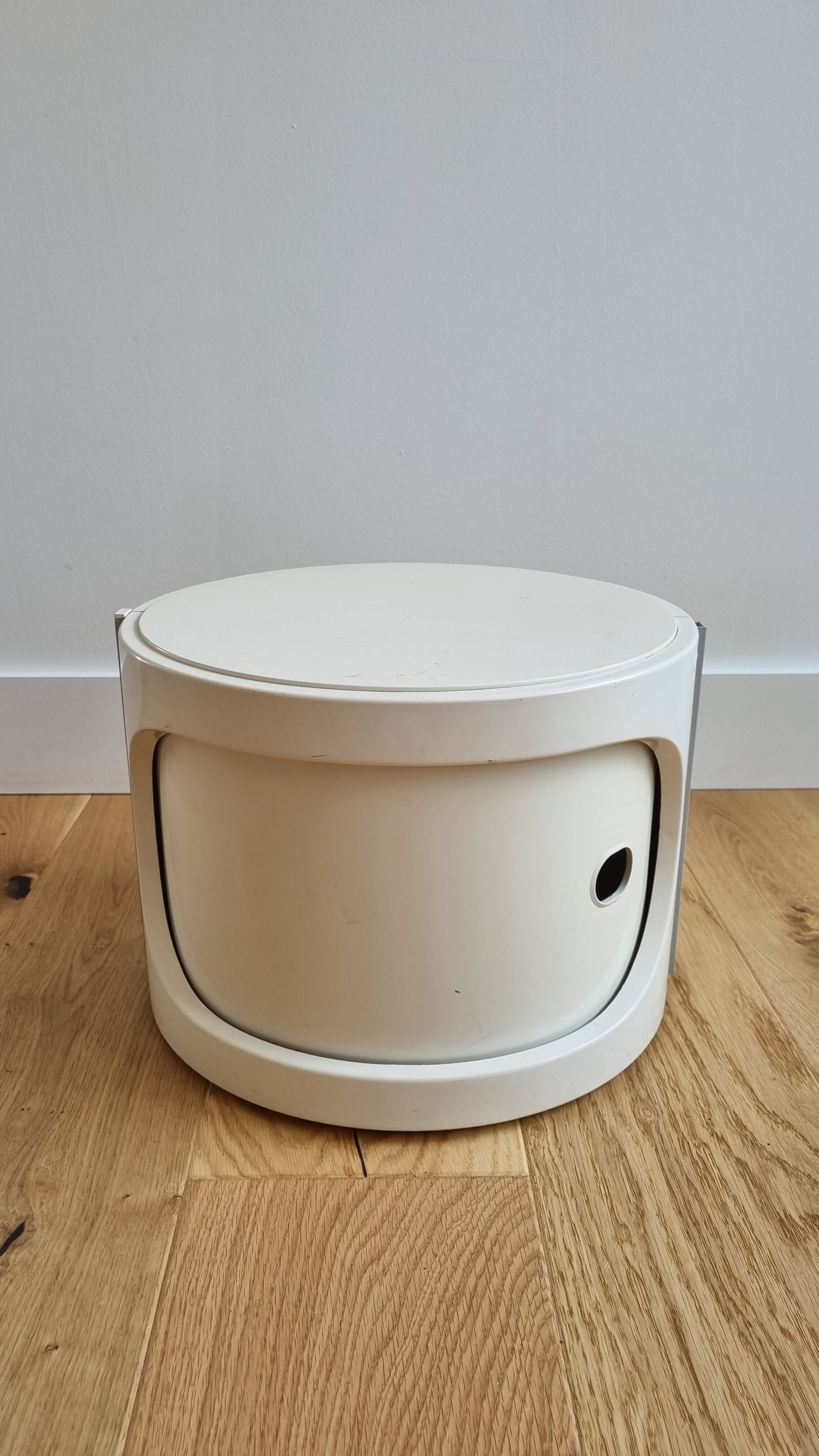 Vintage Flair bedside