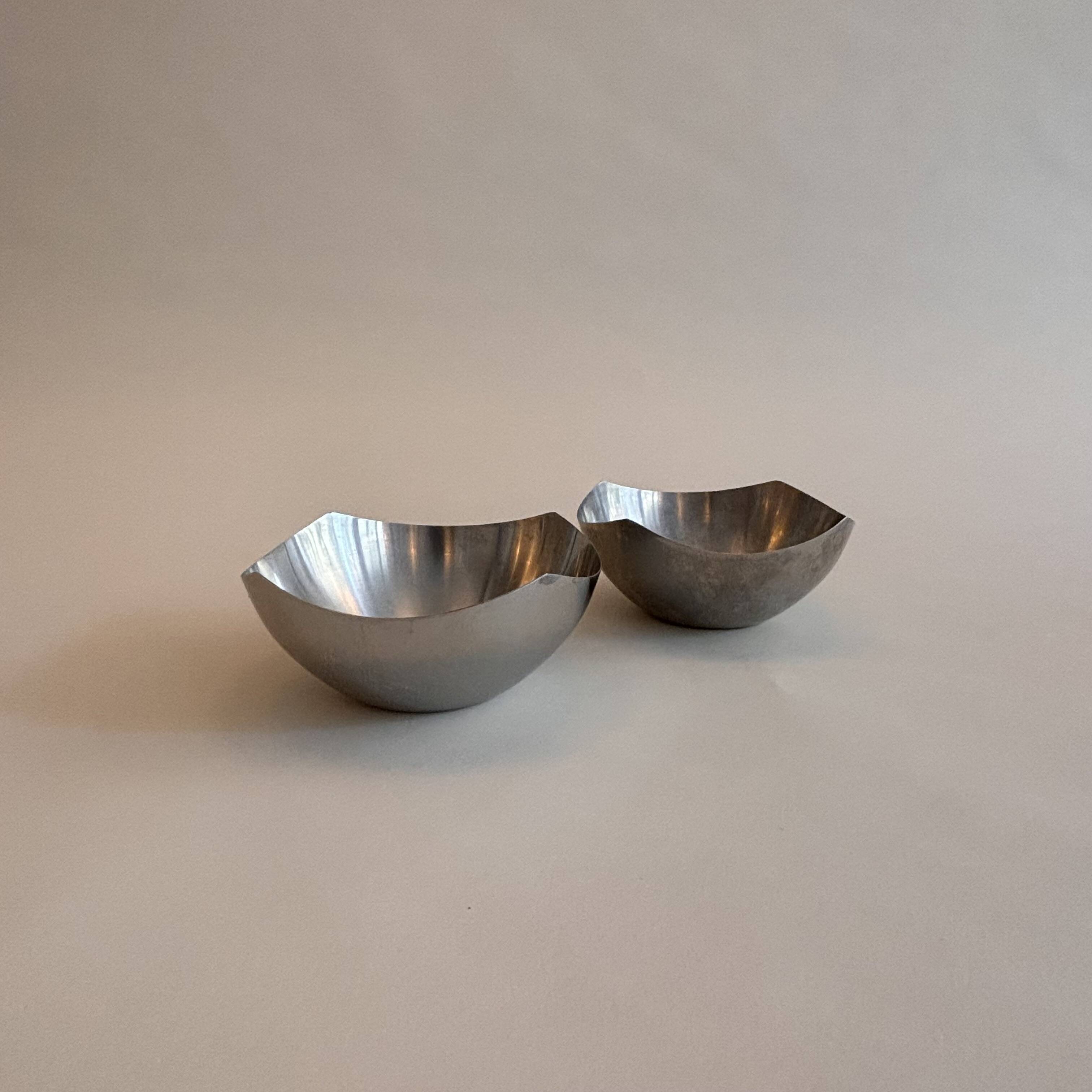 Set of two stainless steel cups