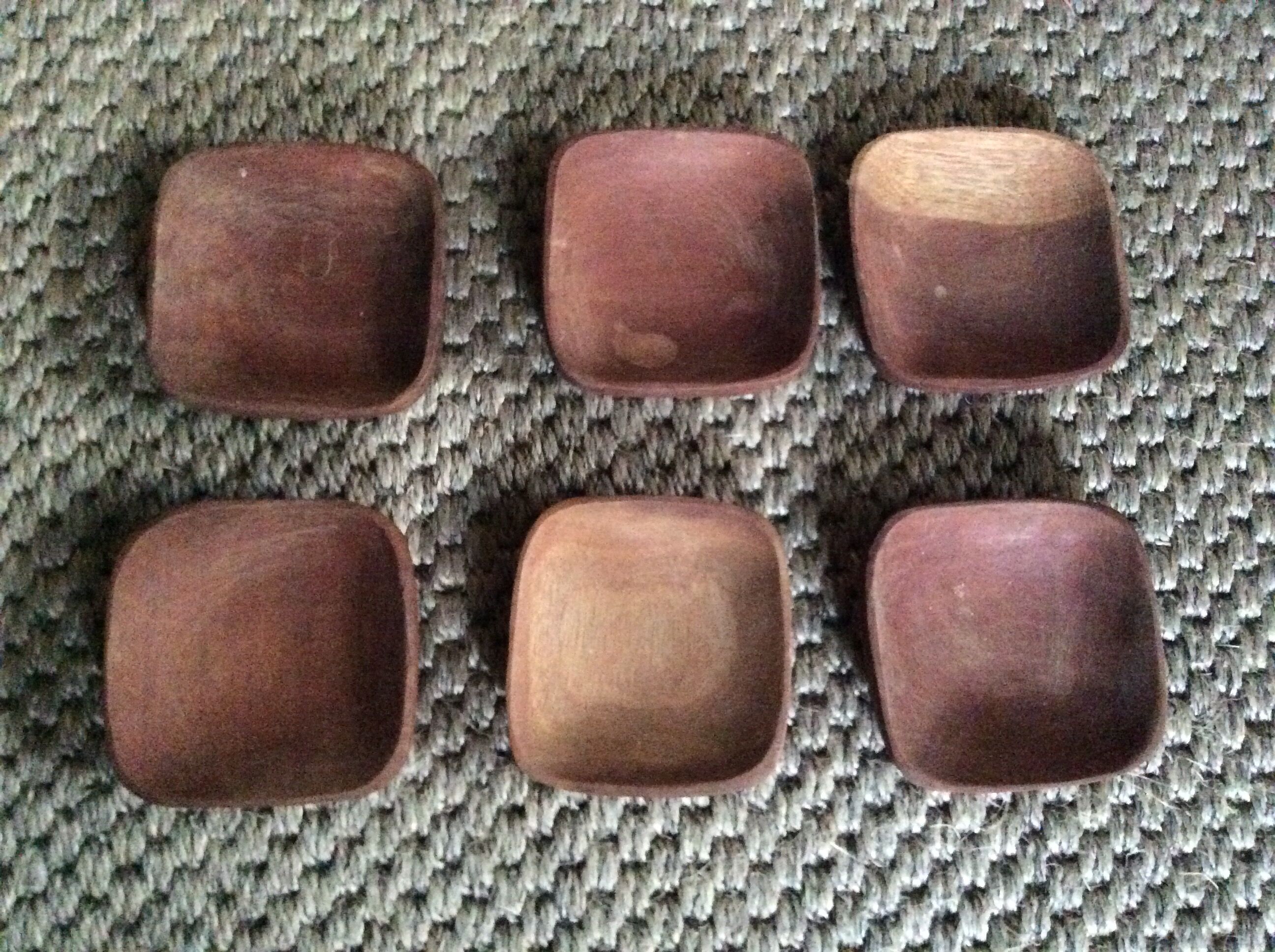 Series of 6 wooden ramekins