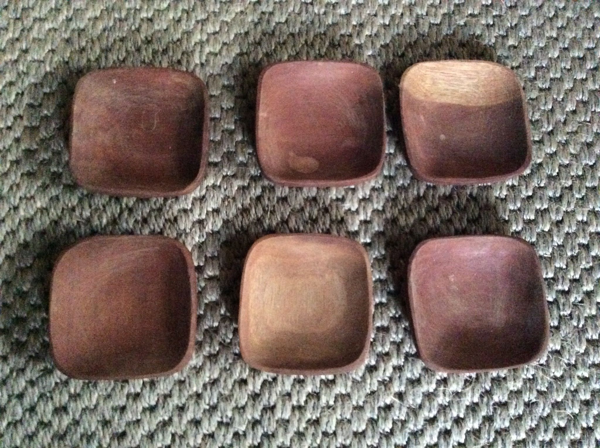 Série de 6 ramequins en bois