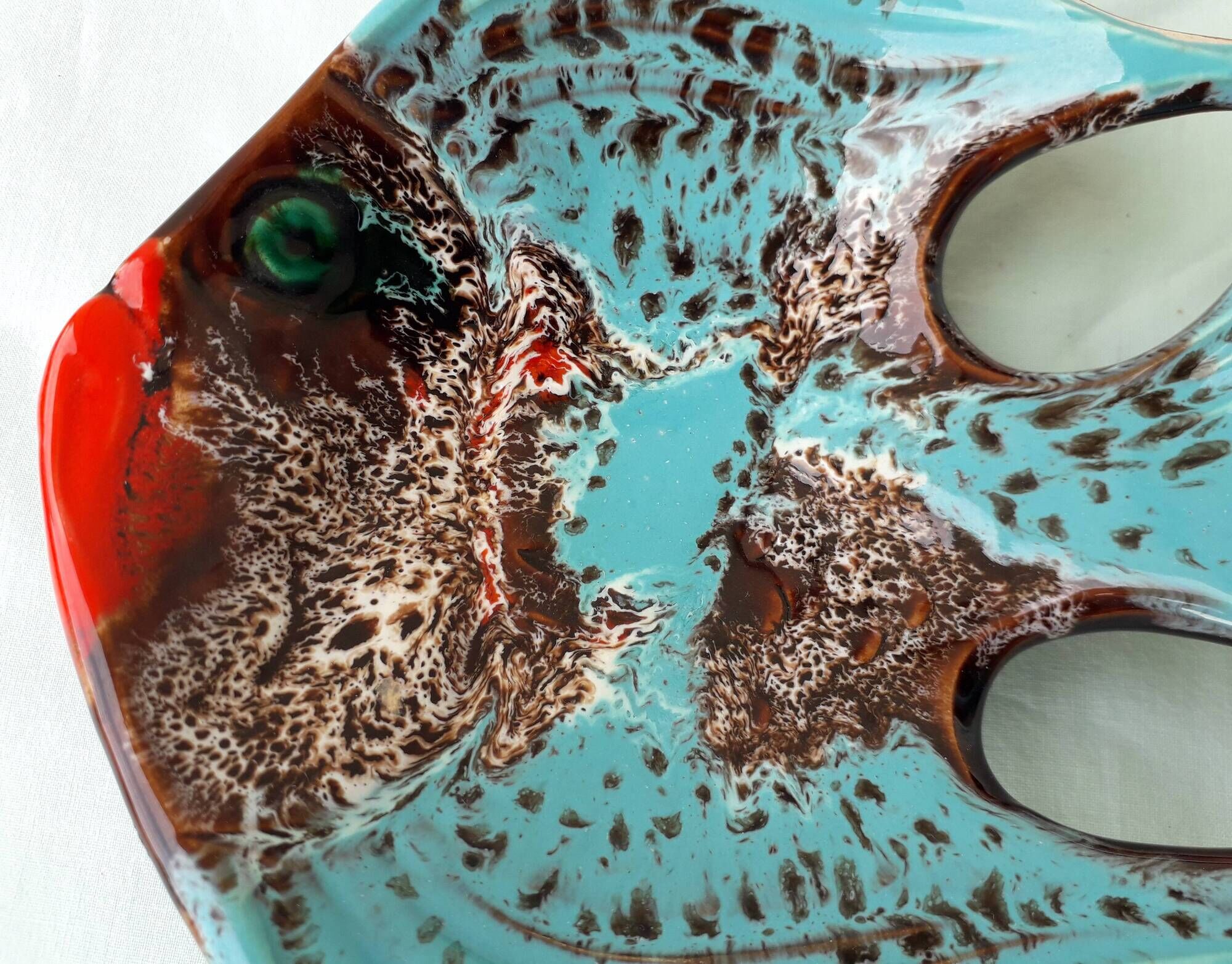 Ceramic fish catch-all tray