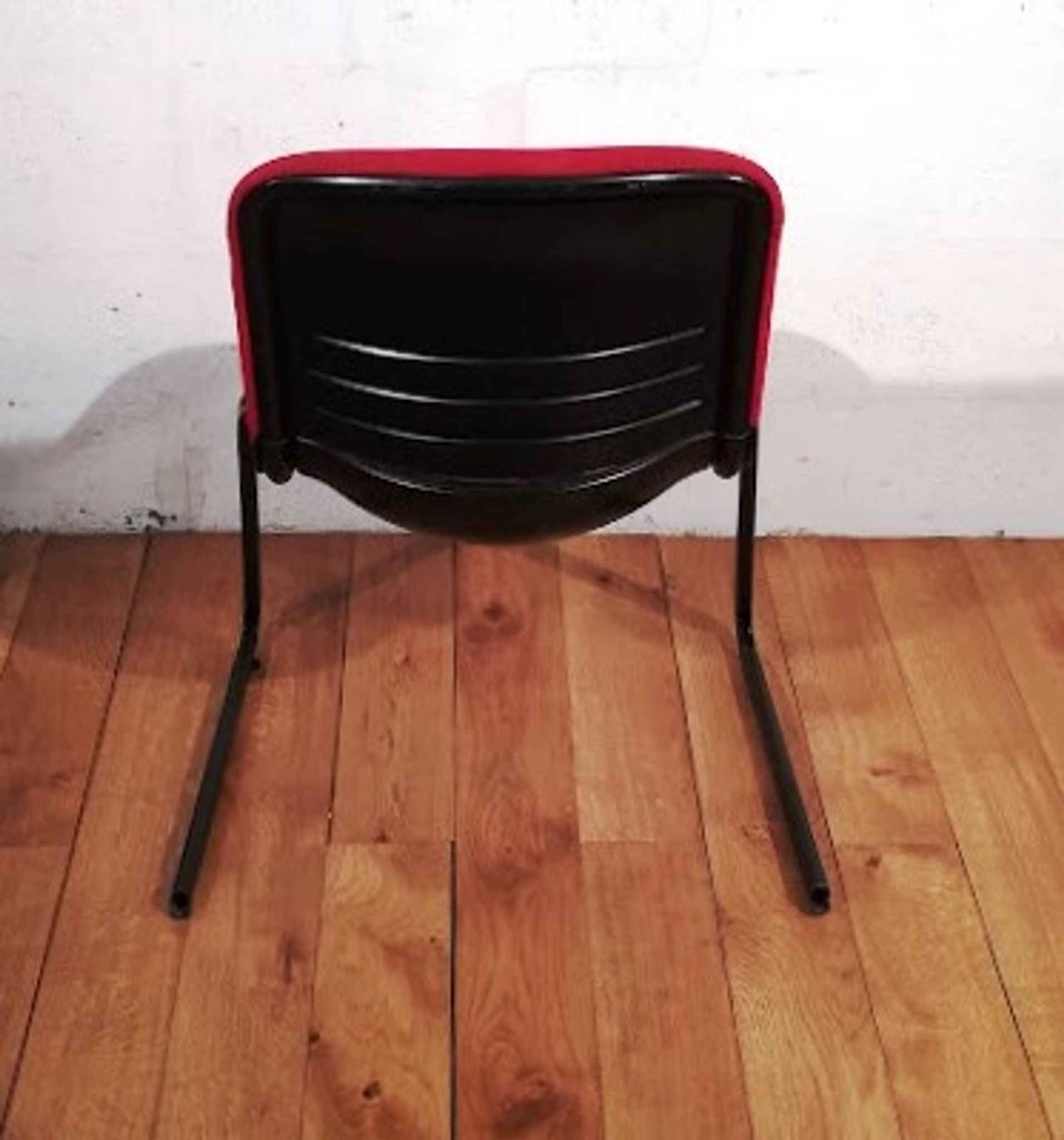 Chaise vintage tissu rouge