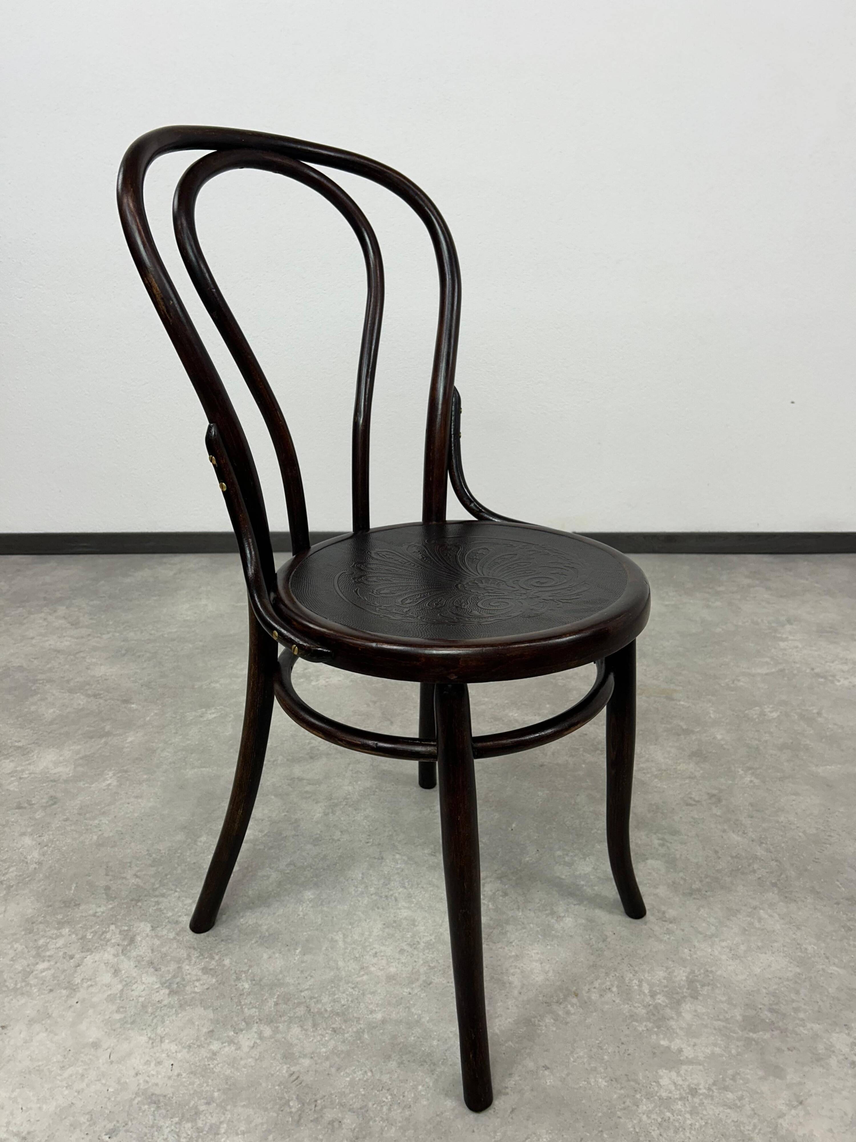 Dining chairs no.18 by Thonet