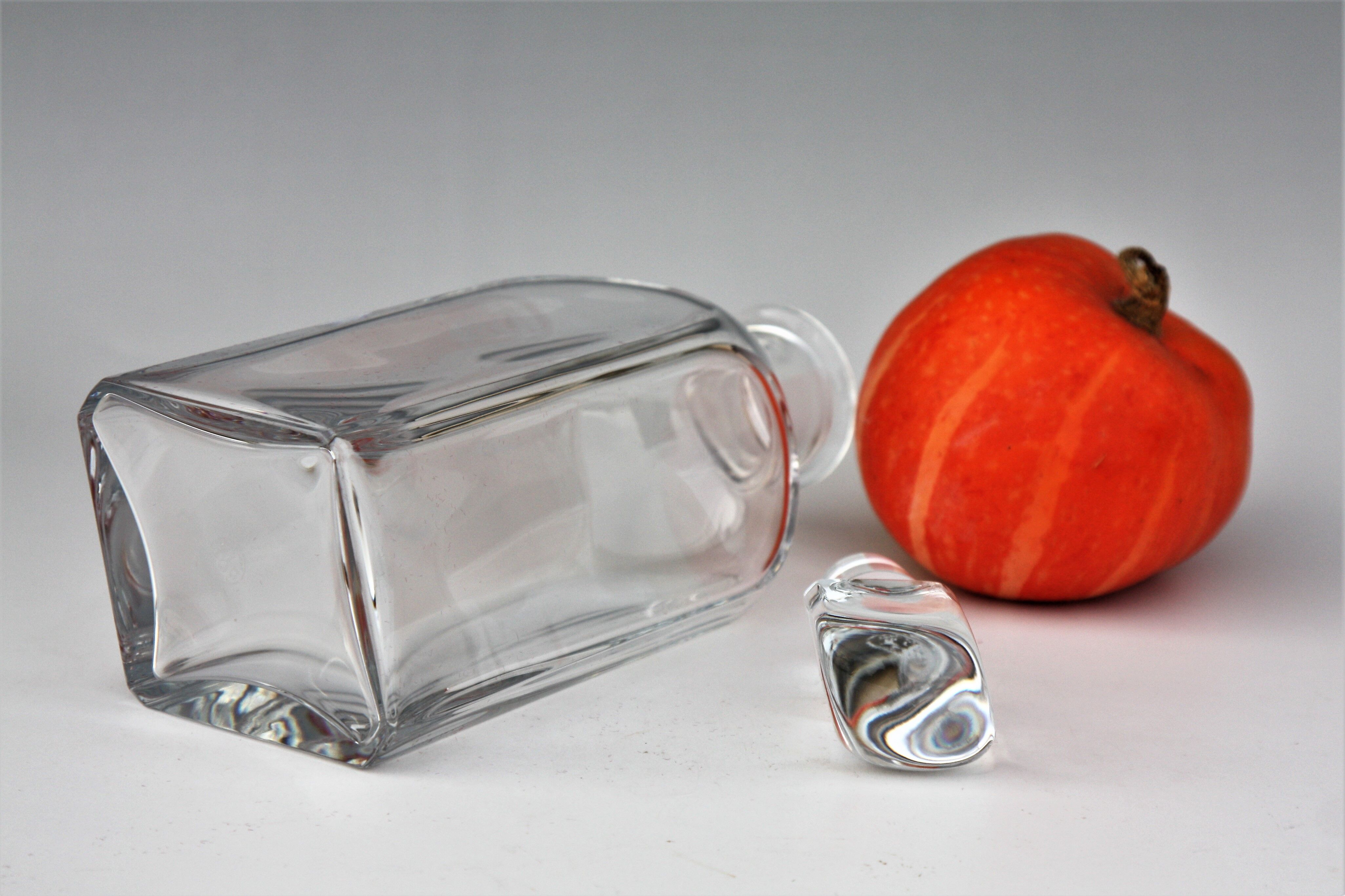 Baccarat whisky decanter model Vologne