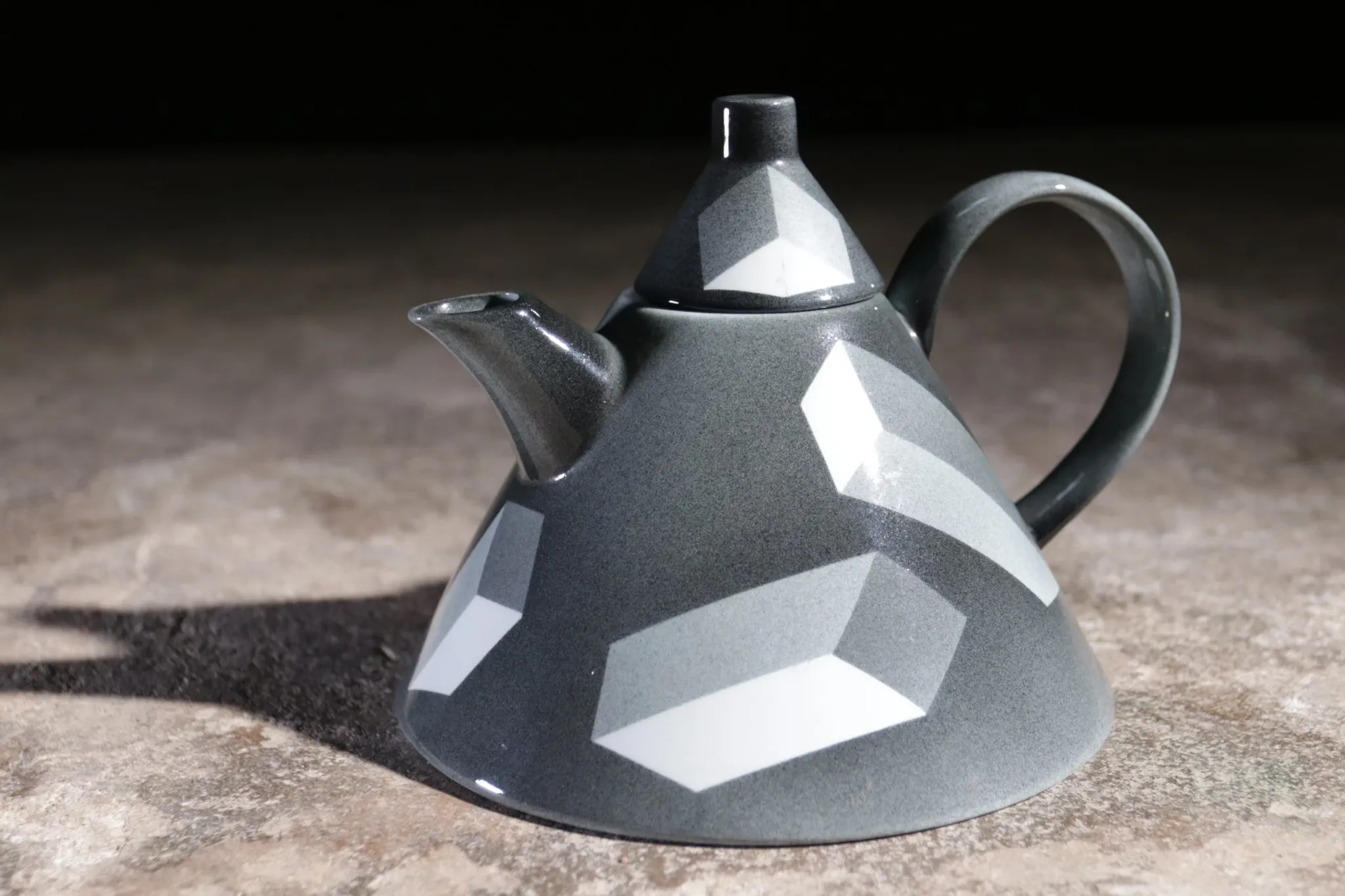 Rörstrand 'Atlantis' teapot by Rolf Sinnemark – Memphis style, 1984