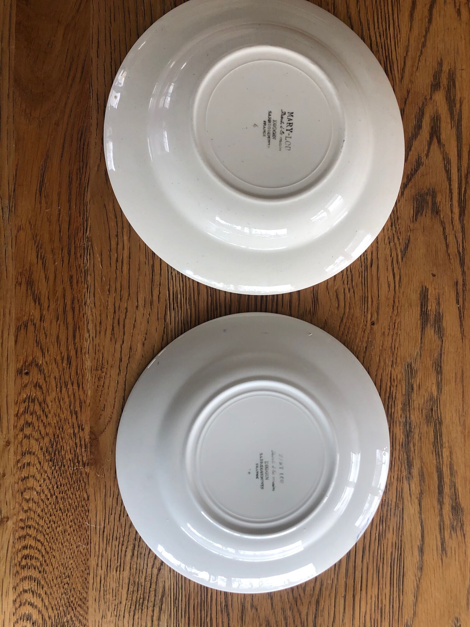 Set of 2 plates Digoin Sarreguemines model Mary Lou hand-painted