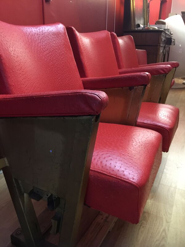 Fauteuils cinema années 50-60 imitation cuir 3 fauteuil et un strapontin