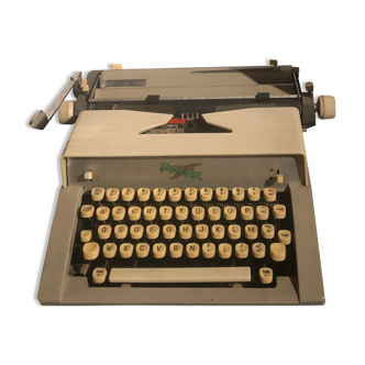 Vintage RACER brand typewriter