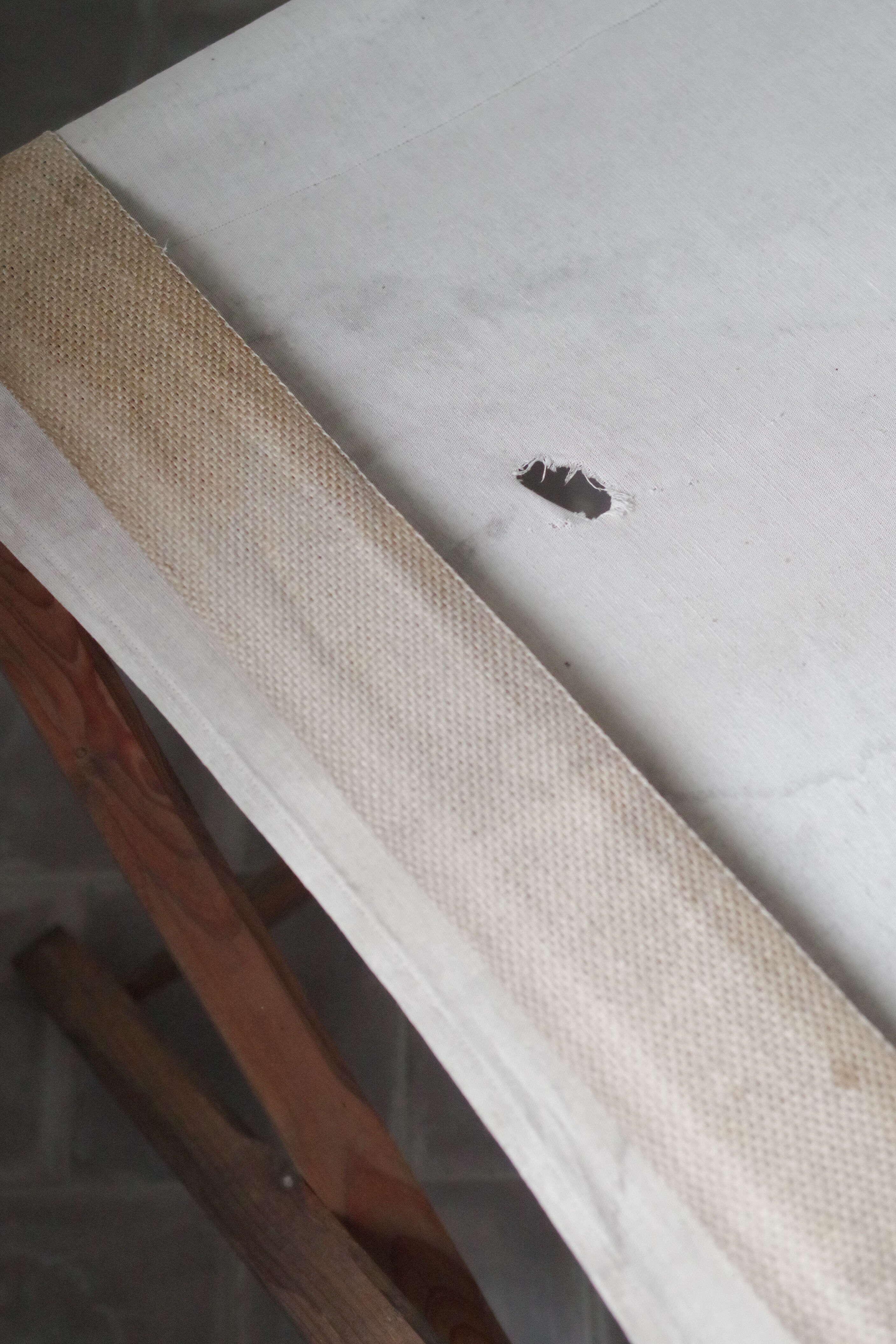 Military camp bed - bed day bench