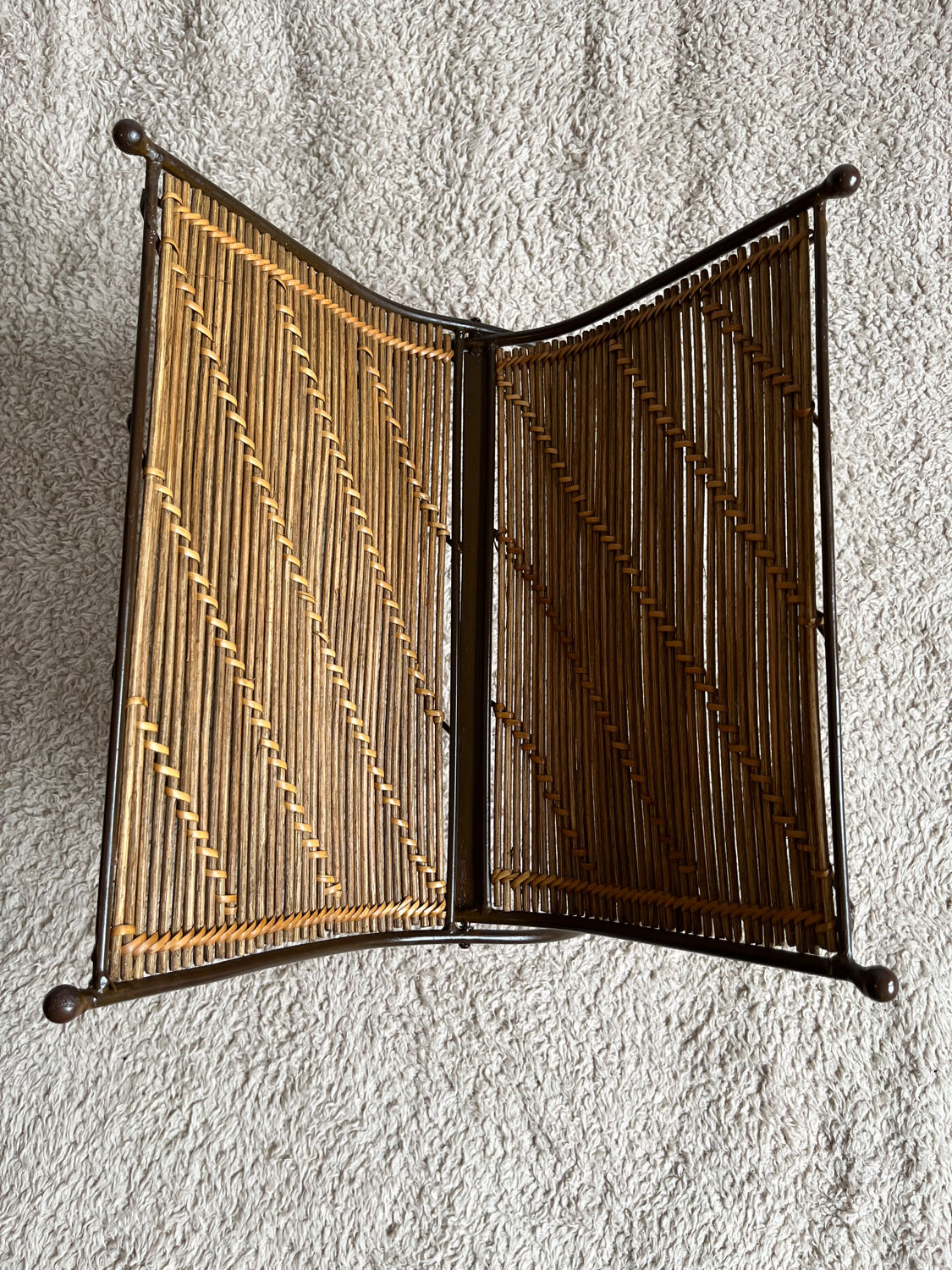 Foldable metal and wicker rattan magazine door
