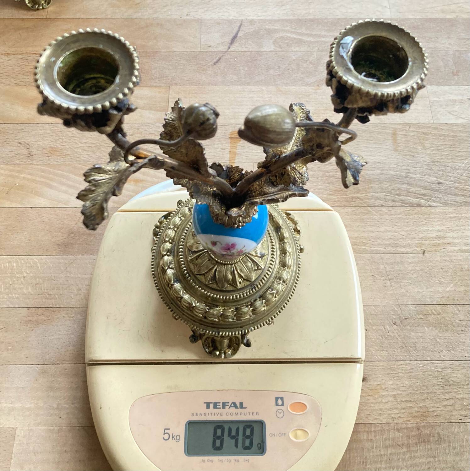 19th century candle holders in gilded bronze and porcelain