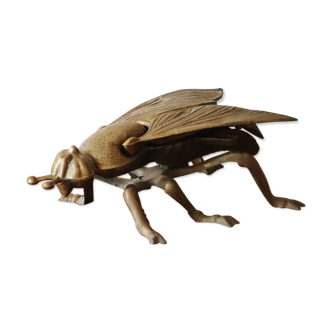 Golden metal fly ashtray
