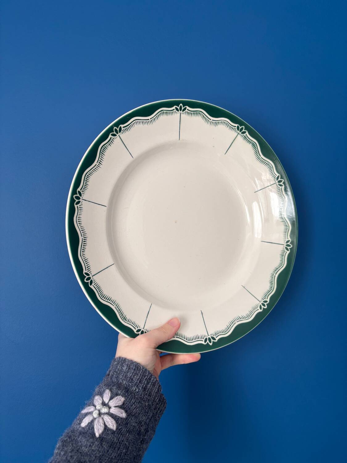 Round plate Digoin Sarreguemines Pascal green – vintage serving plate