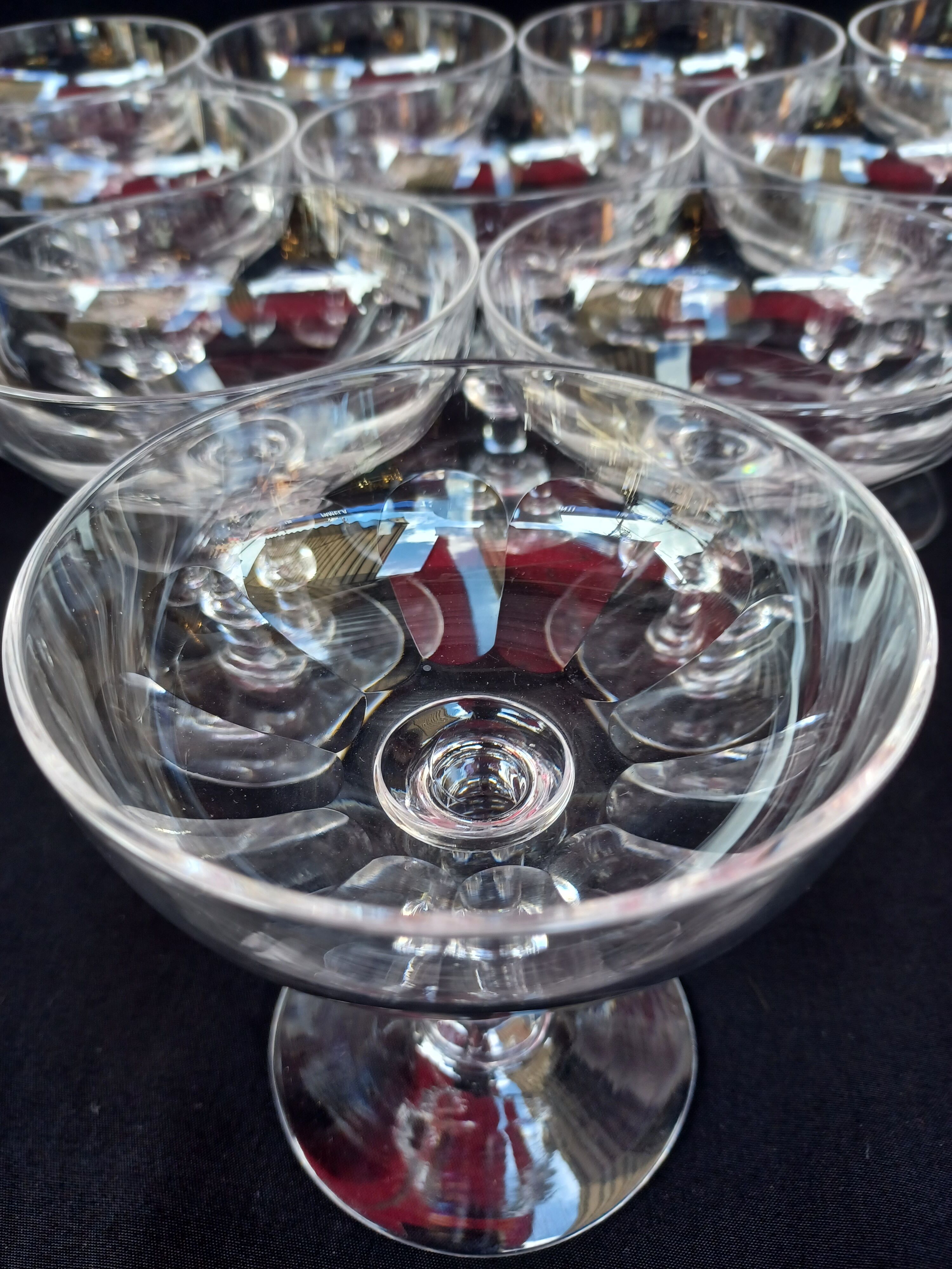 10 champagne cups in Baccarat crystal, circa 1910