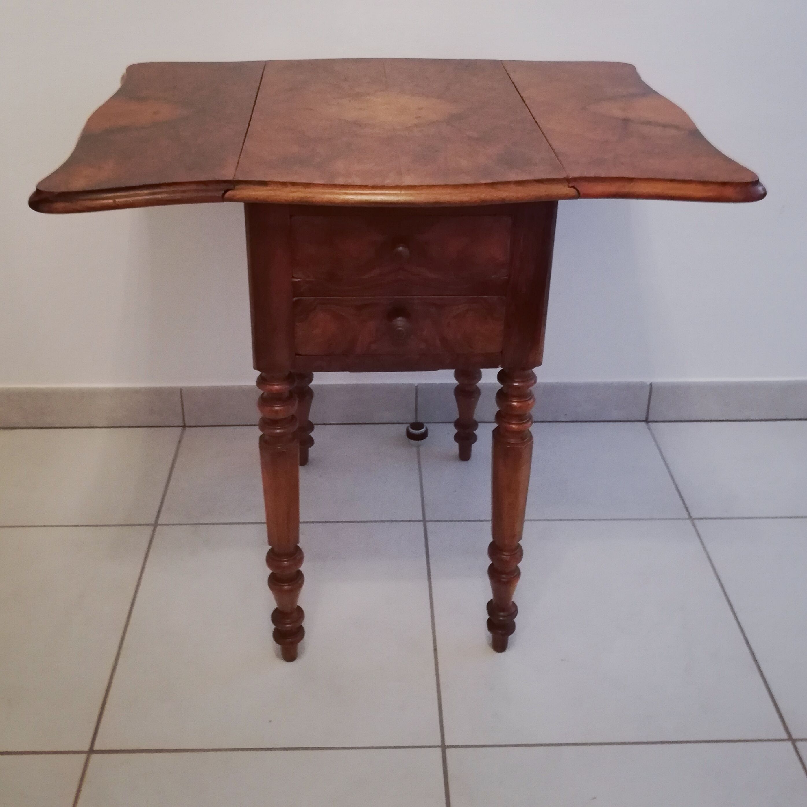 Bedside table with shutters/rabats
