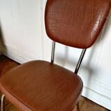 Chaise en simili cuir