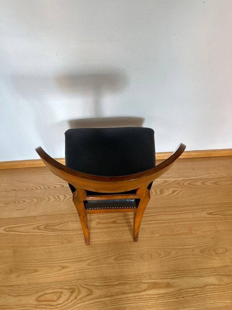 Biedermeier Shovel Chair in Walnut Veneer & Black Leather, Austria, 1820s