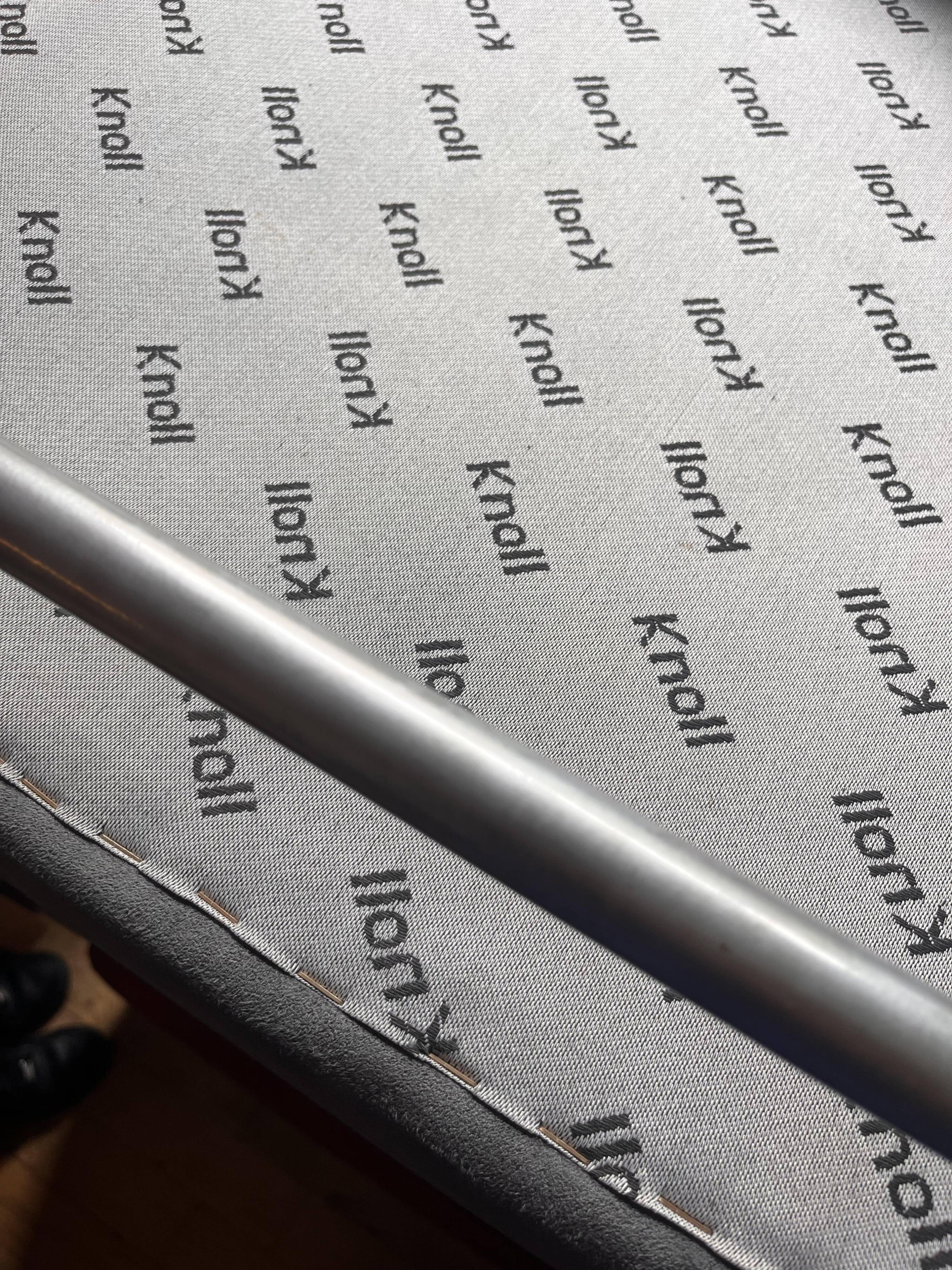 Pair of Knoll armchairs - Ettore Sottsass