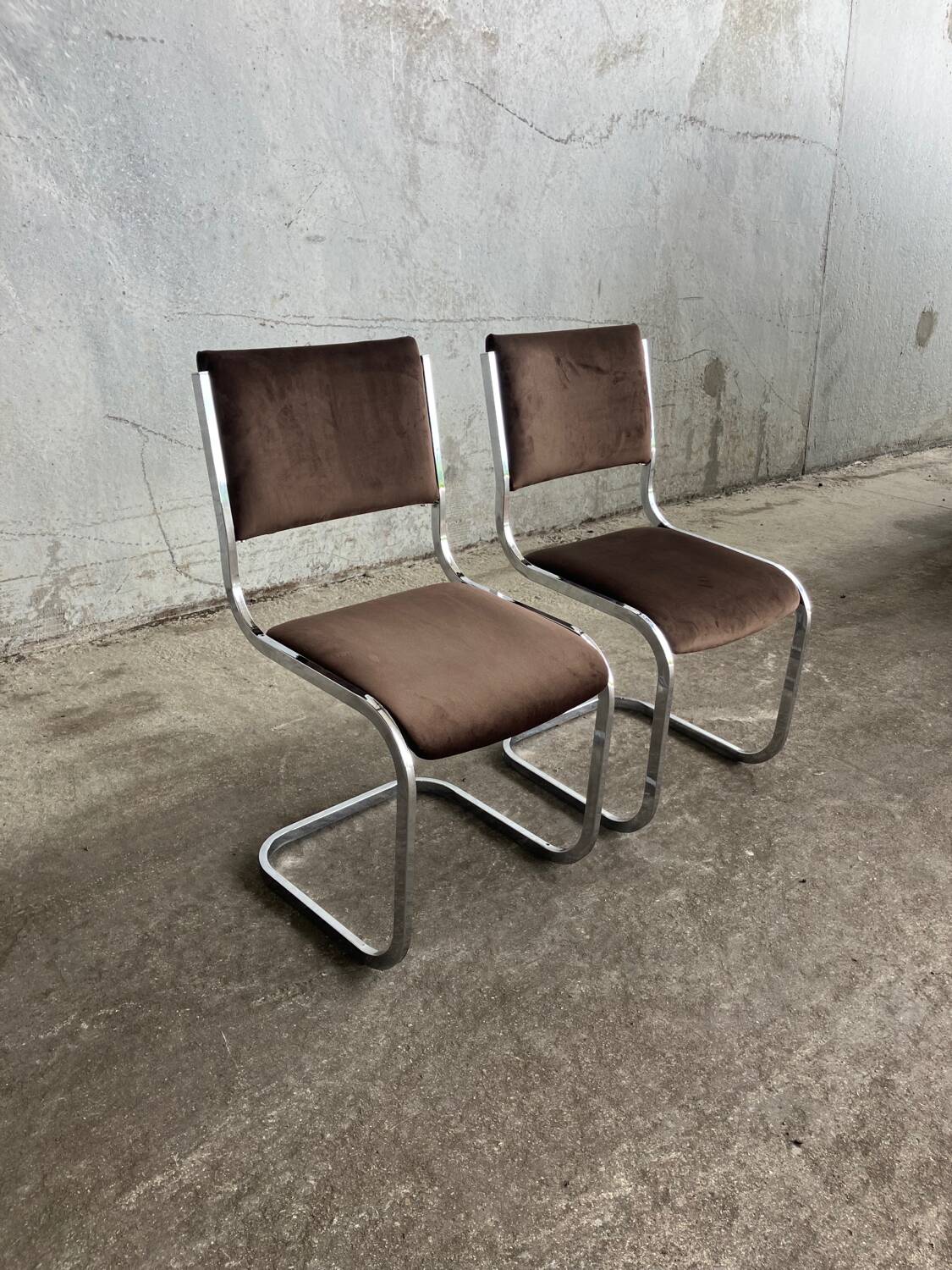 Paire de chaises chromées vintage 1970