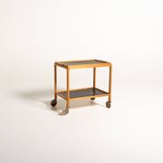 Chariot de service scandinave avec plateau amovible