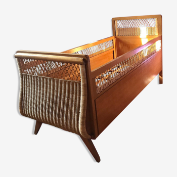 Rattan baby/child bed