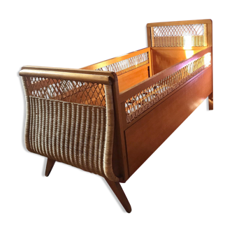 Rattan baby/child bed