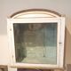 Vitrine en bois laqué et doré du 18ème siècle