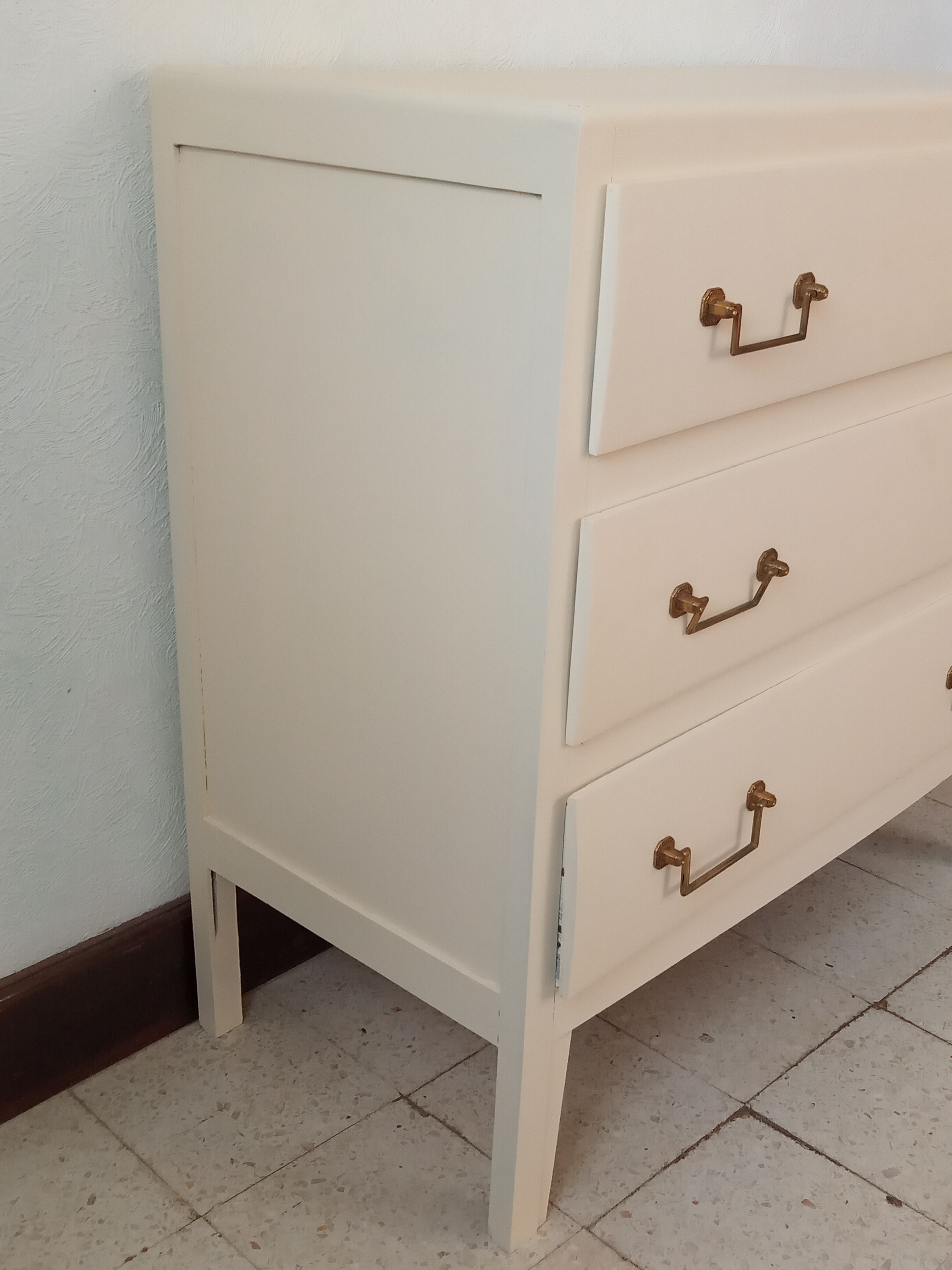 60s chest of drawers