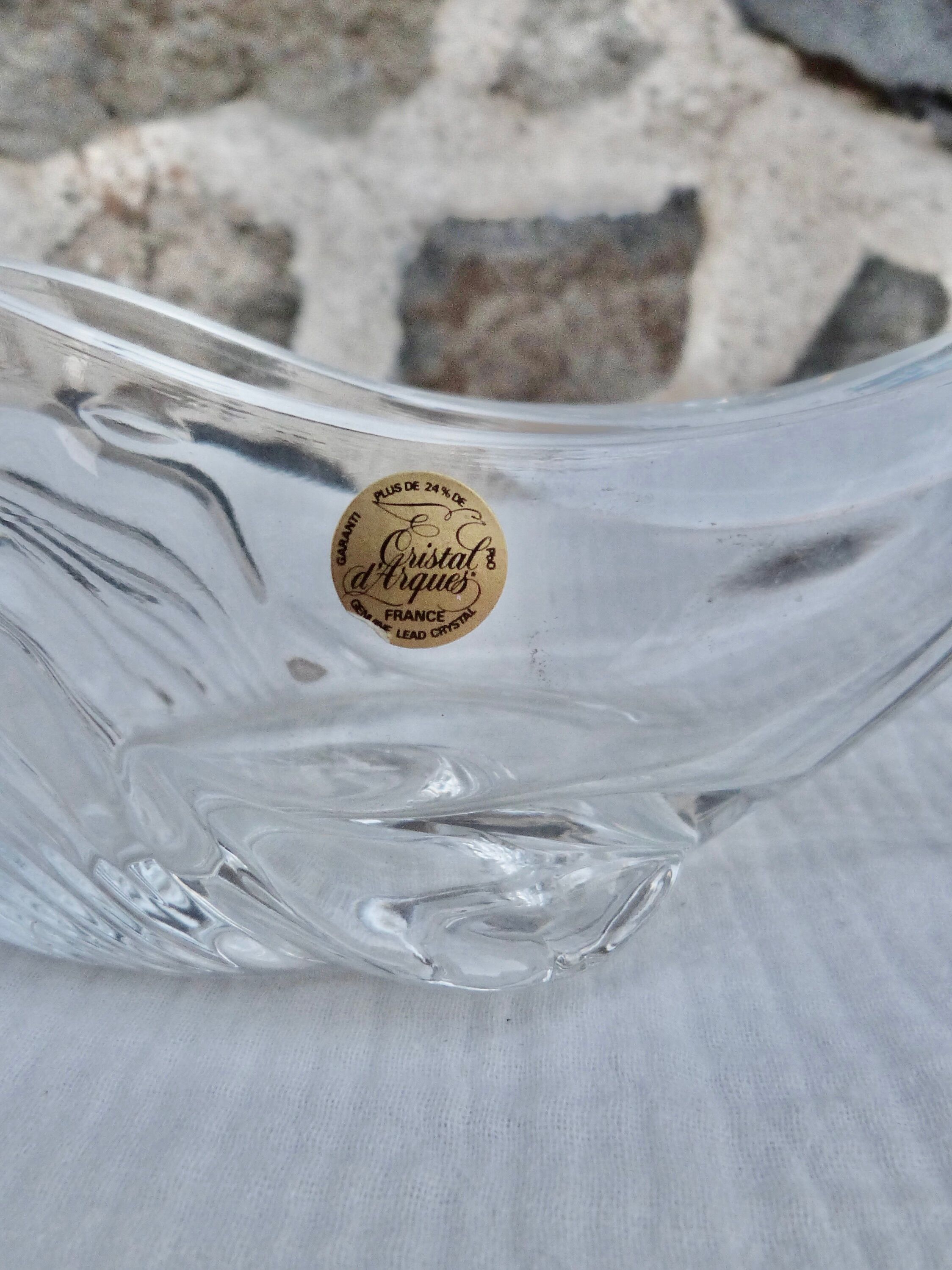 Empty whale pocket in Arques crystal