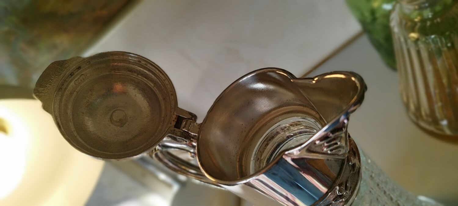 Crystal pouring decanter