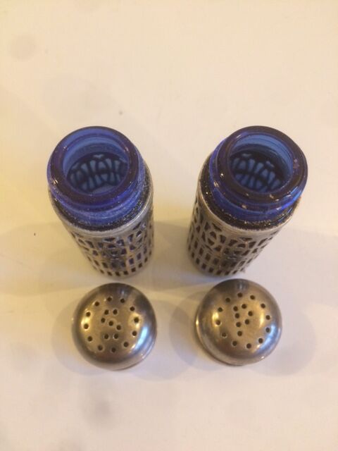 Aluminium salt and pepper and blue glass