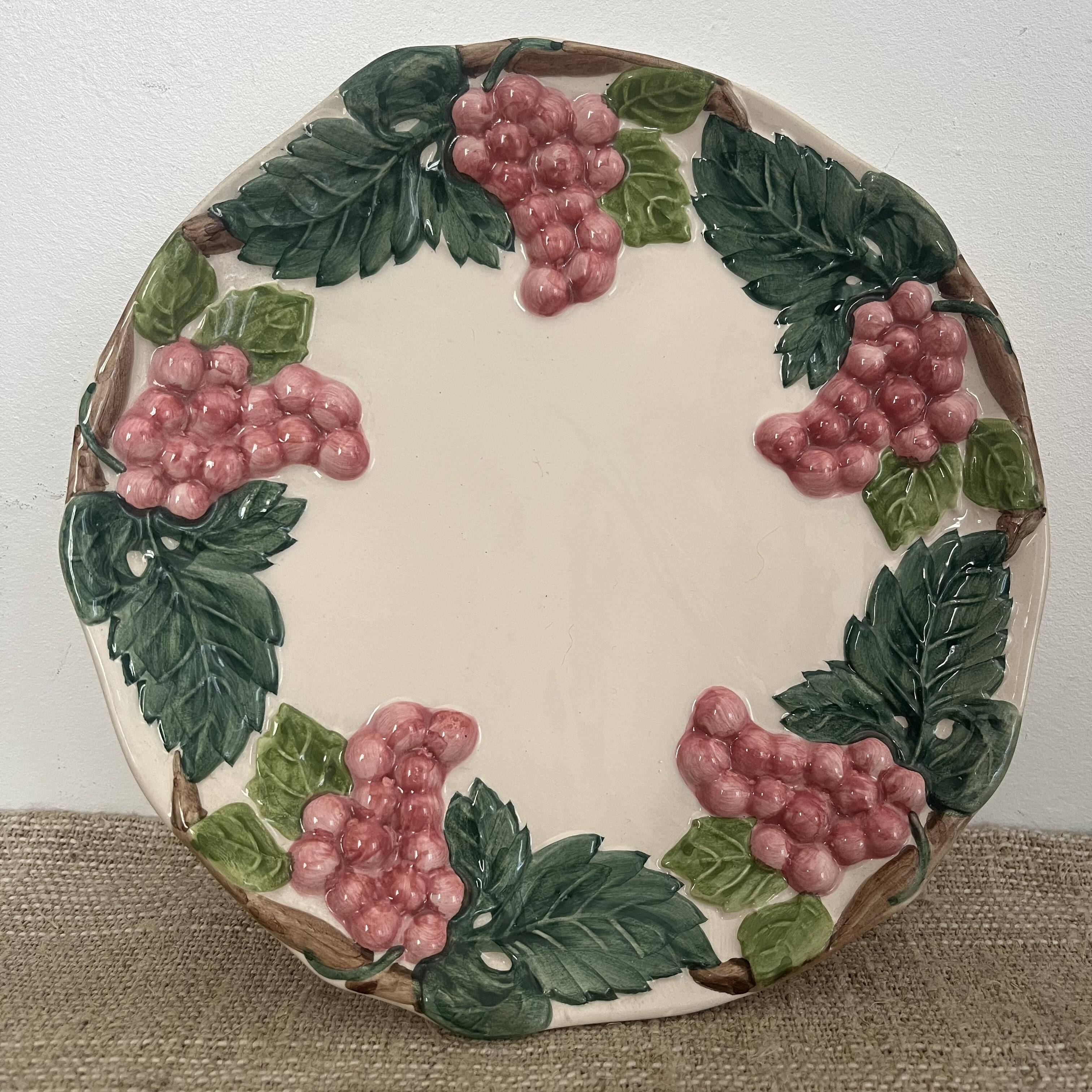 Barbotine plate - Grape