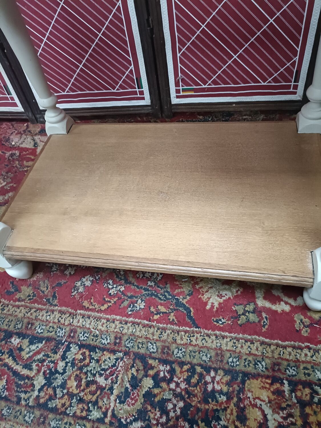 Console in oak painted cream white, natural wood trays