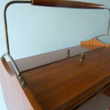 Worker in wood and metal of the 1960s