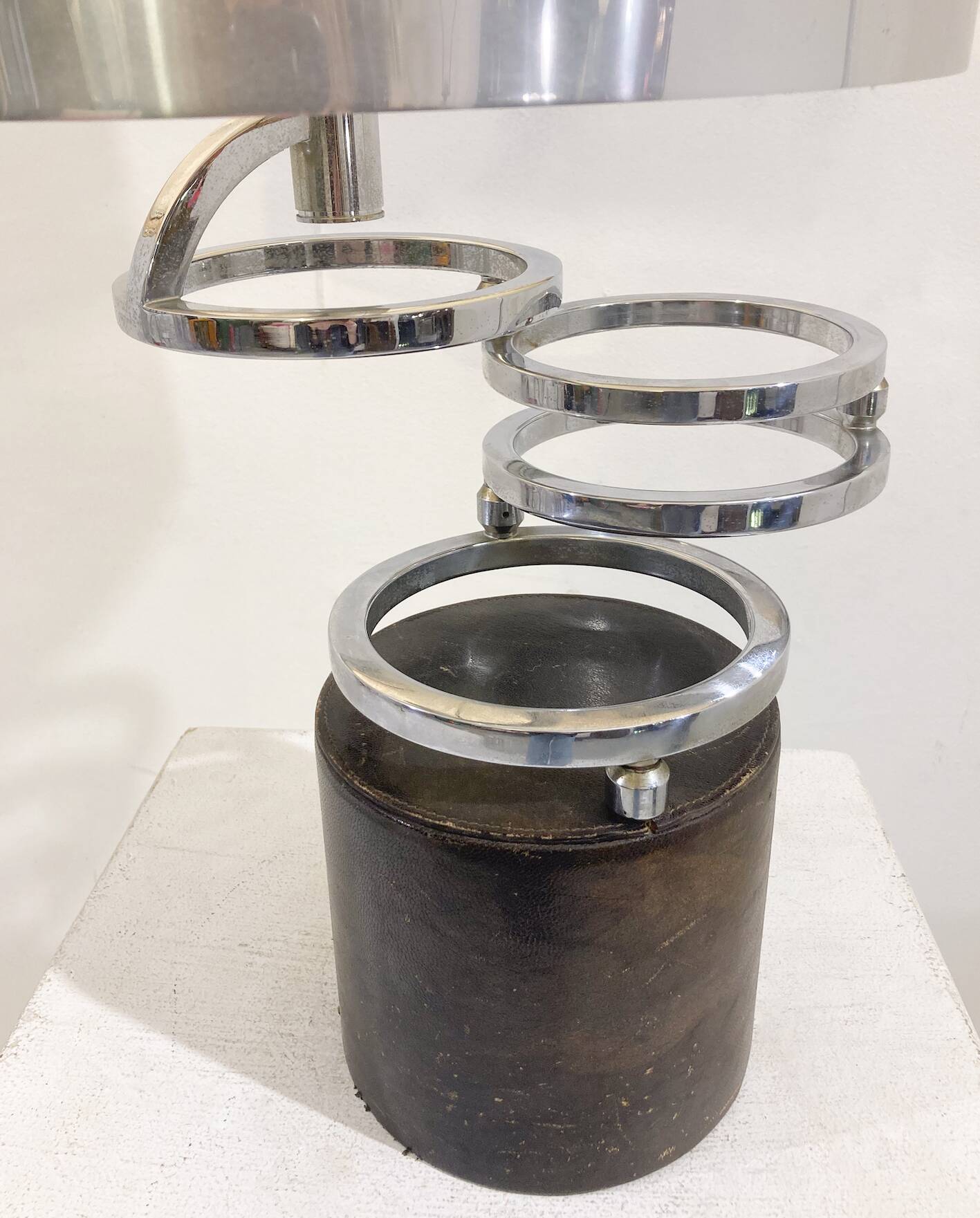 Table lamp in metal and leather, mid-20th century