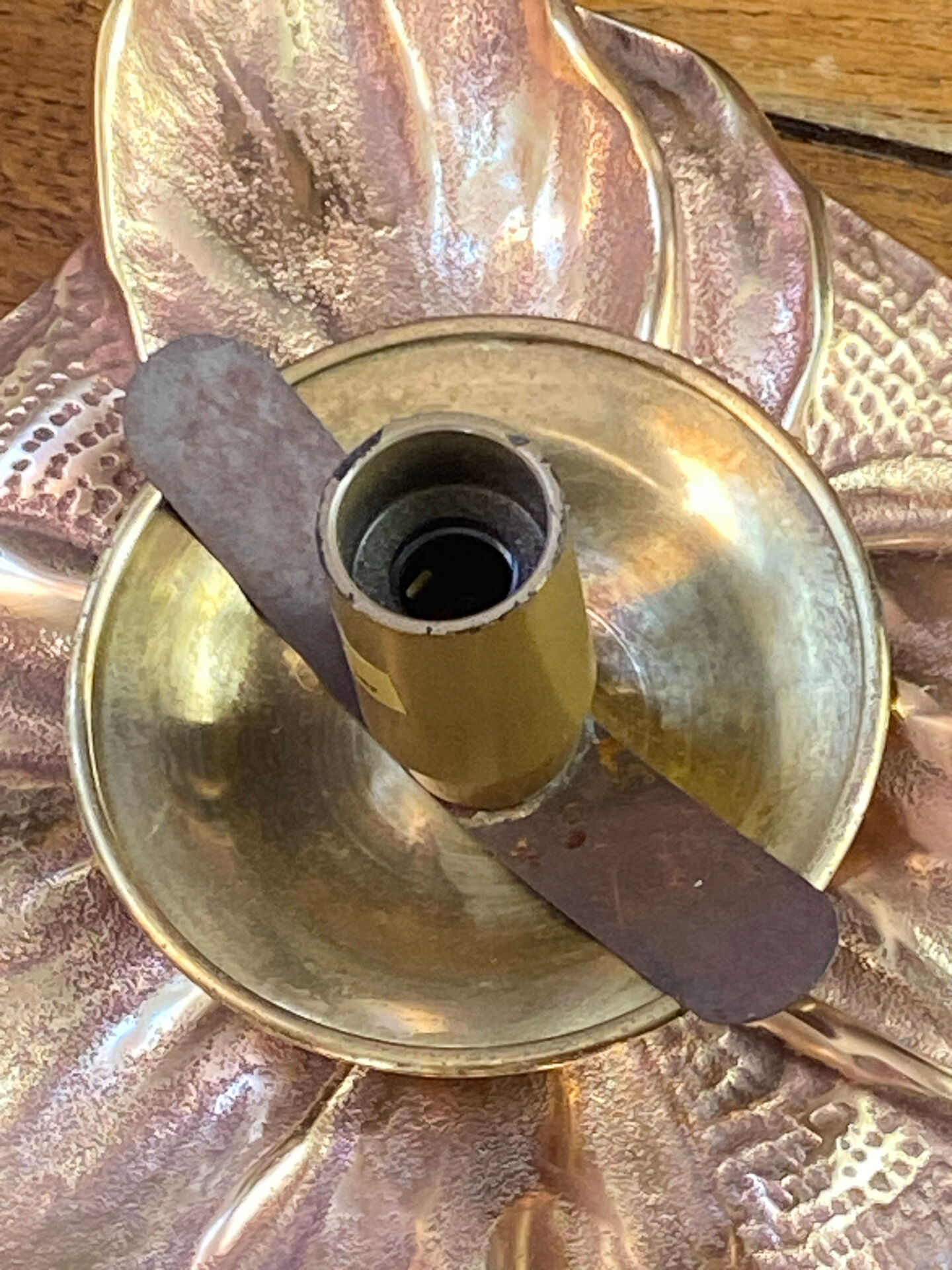 Table lamp, rose gold foliage