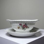 Bernardaud sauceboat Limoges porcelain with floral decoration from the 1920s to 1950s.