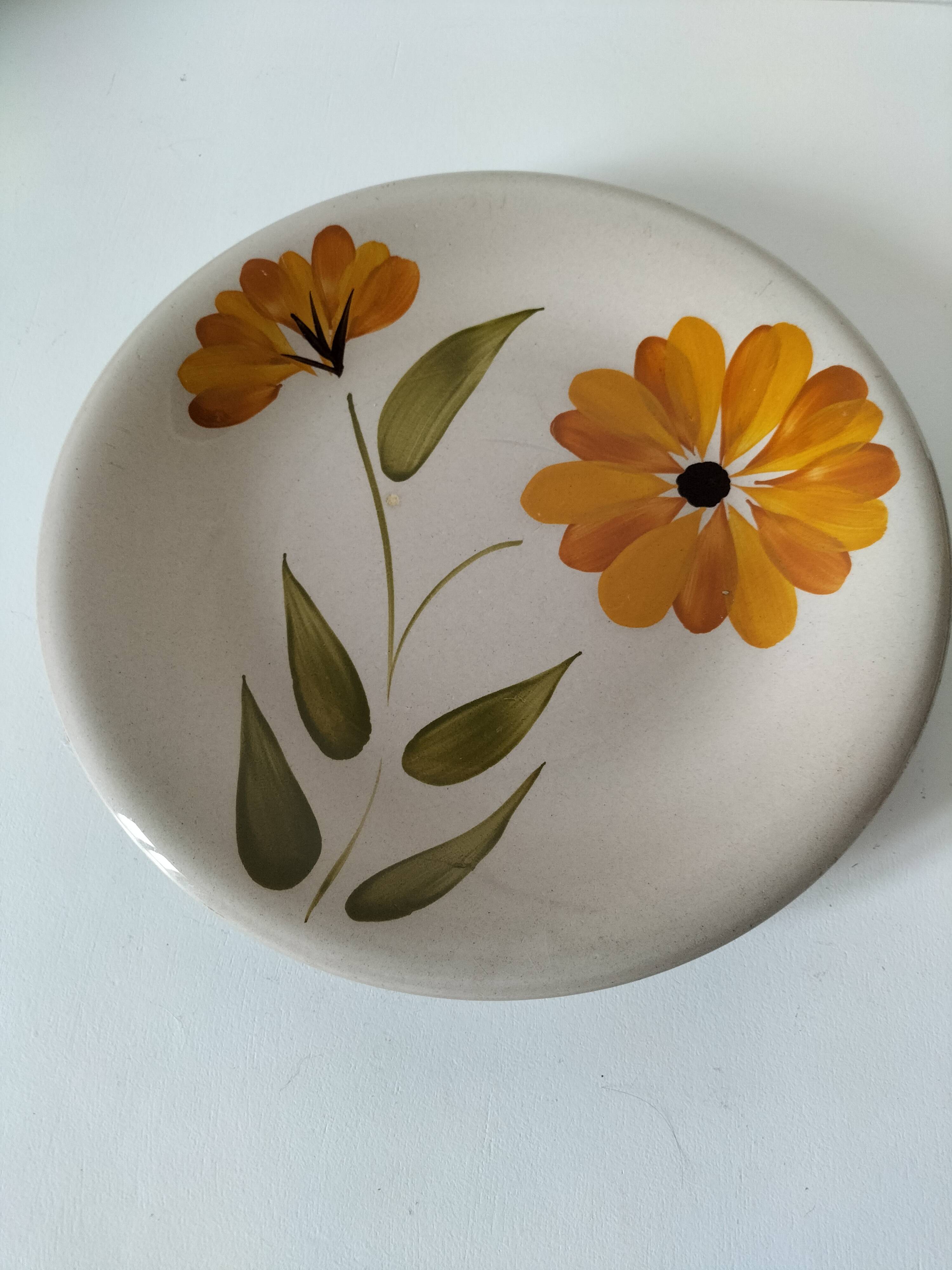 Large vintage Italian plate – hand-painted floral decoration – Primula,