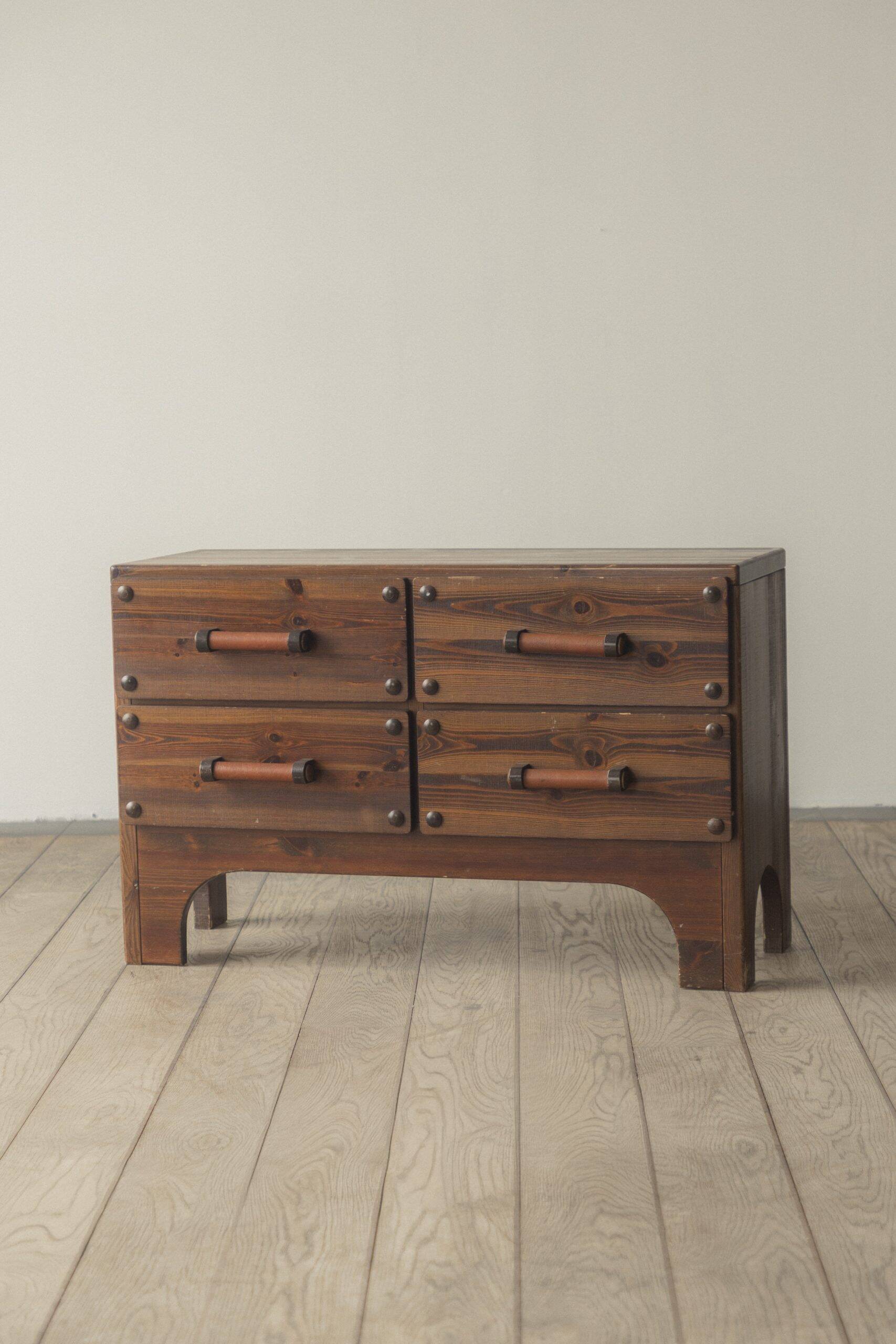 Commode en pin Christian Langeström