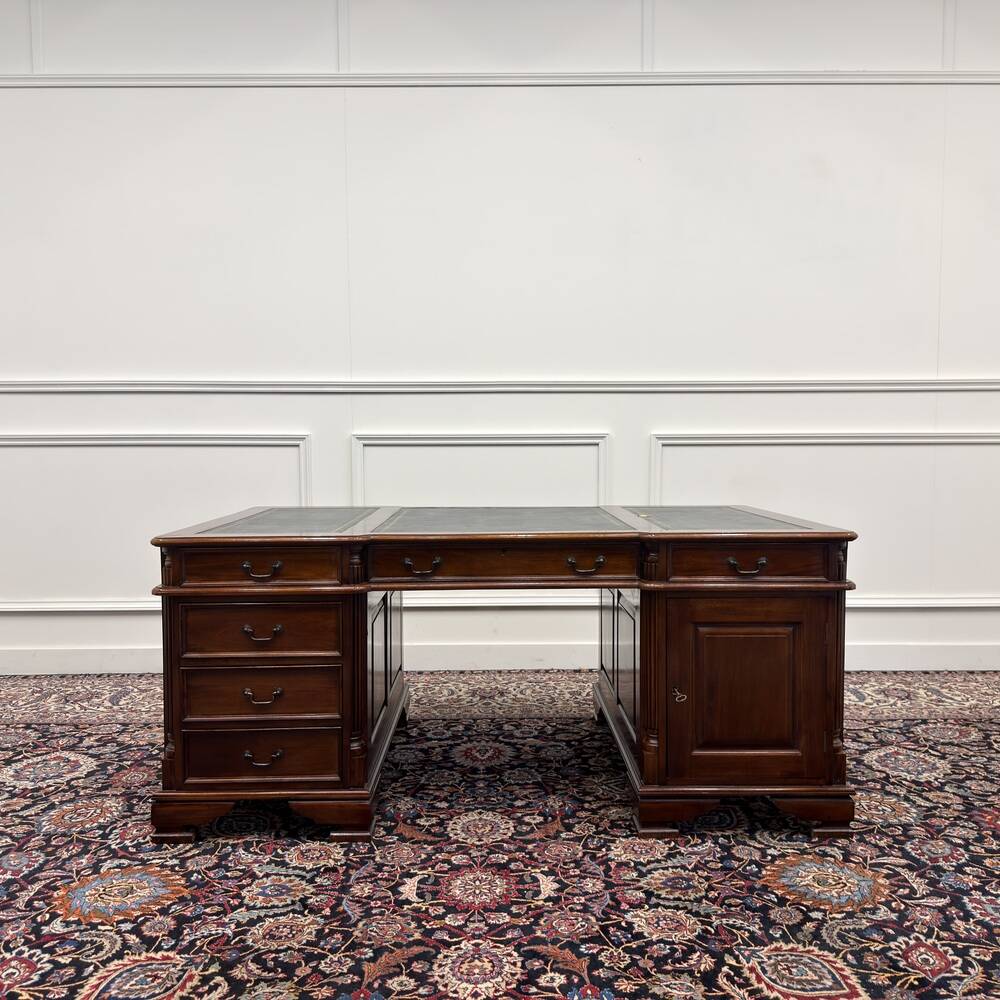 Classic English Partnerdesk Desk