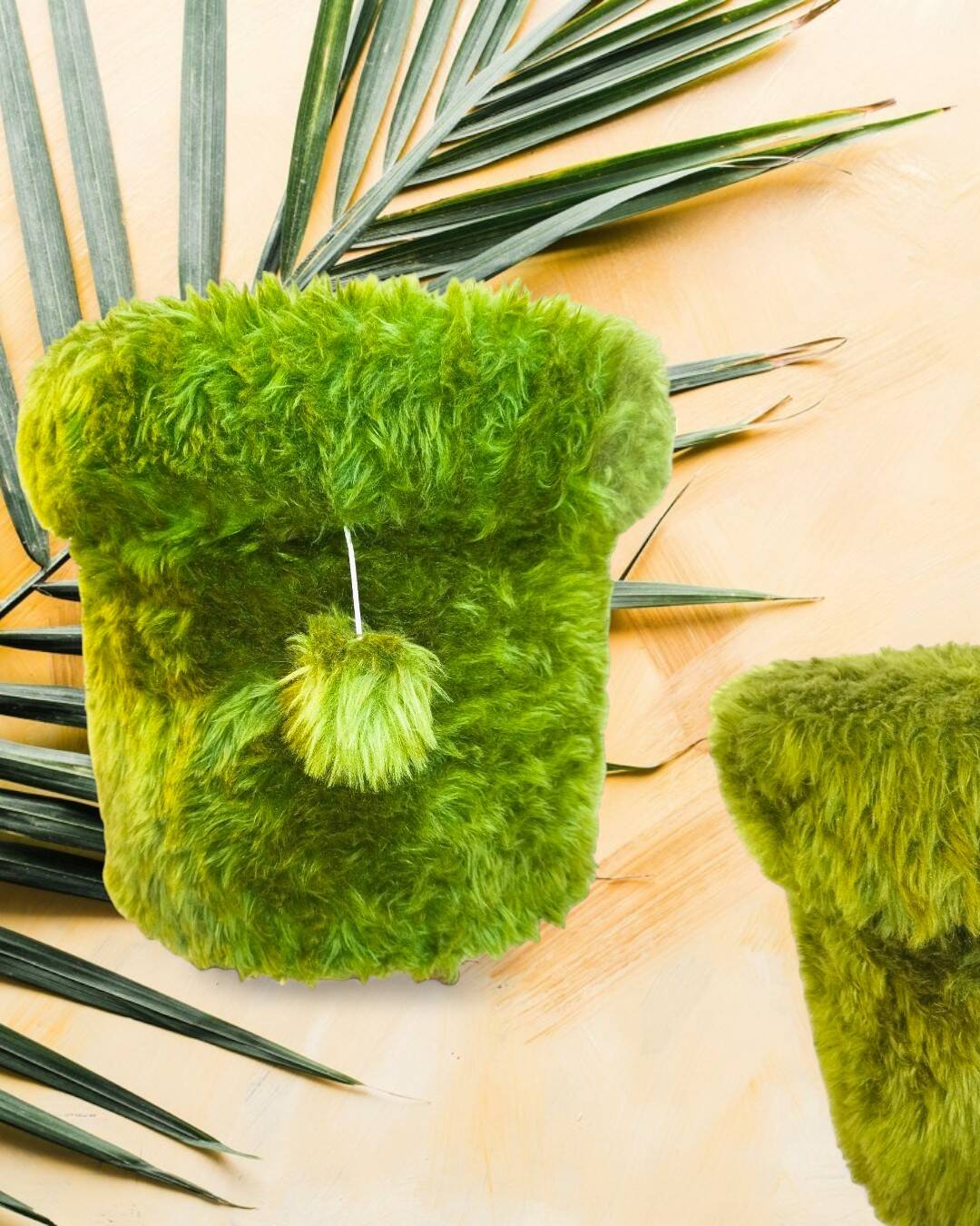 Hairy storage pouf