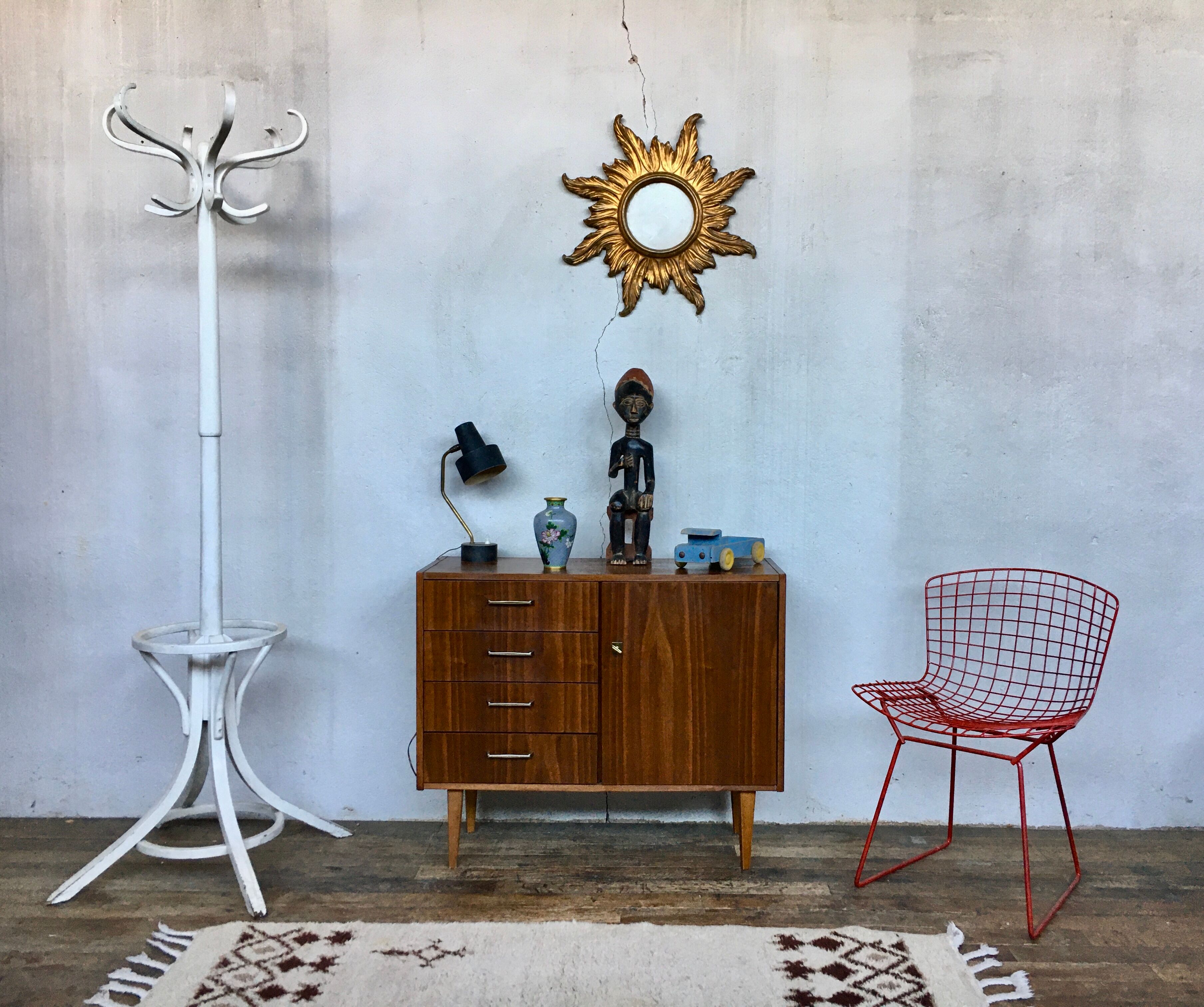 Buffet vintage retro 1950 feet spindles Scandinavian style