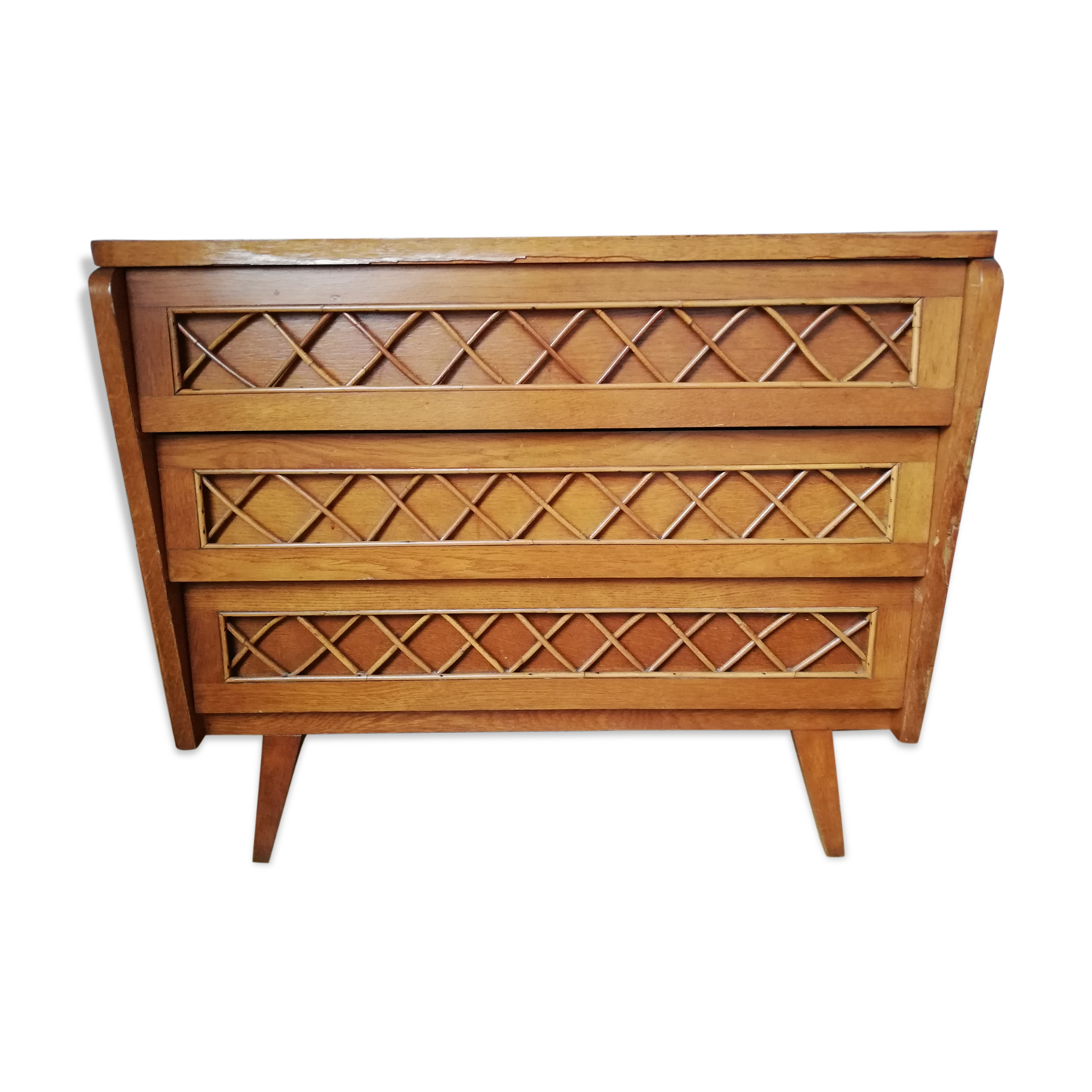 Convenient wood and rattan compass feet