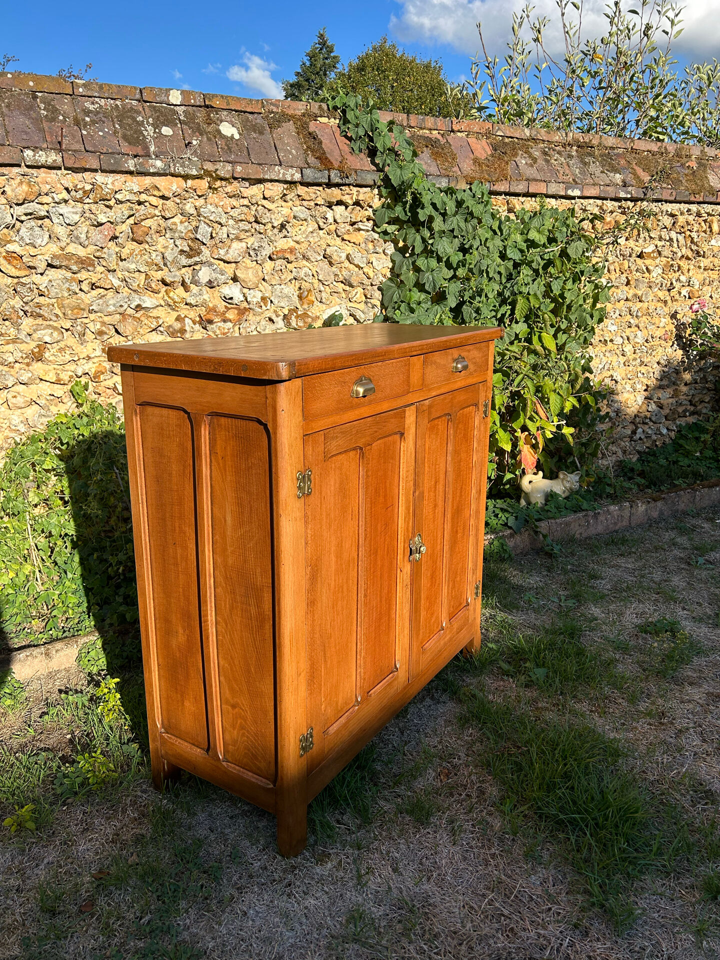Vintage Parisian buffet in solid beech, hazelnut colour.