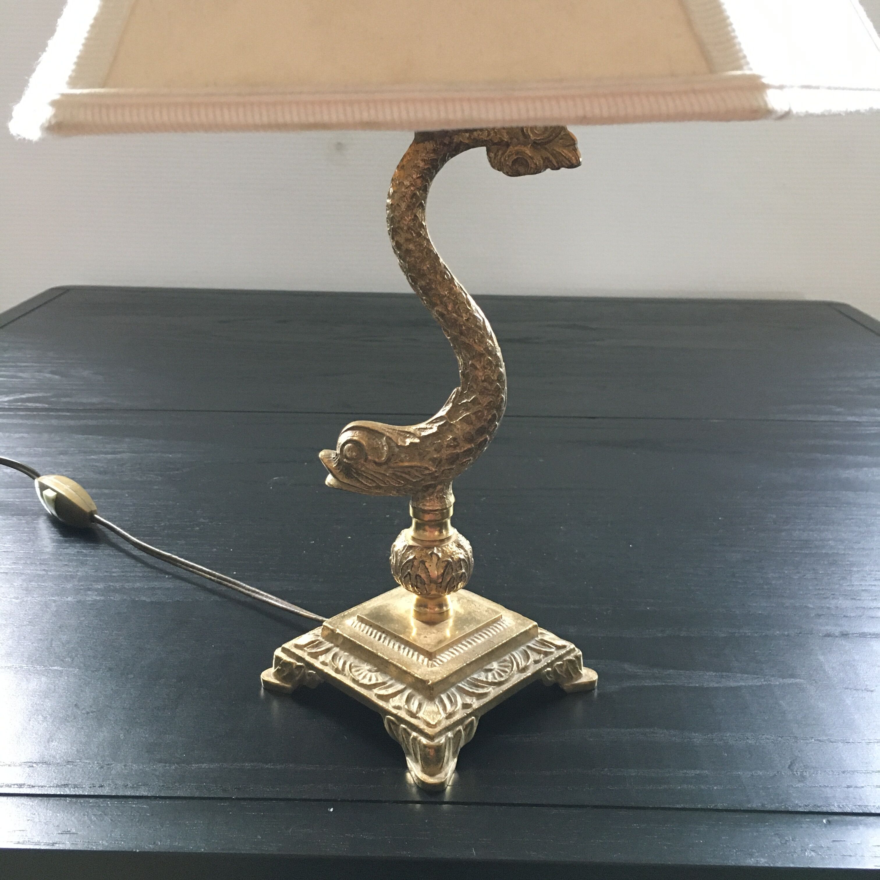 Golden bronze fish lamp